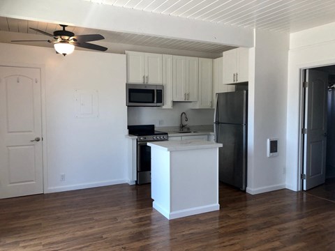 Floor plan for 1 bed, 1 bath, 458 sqft